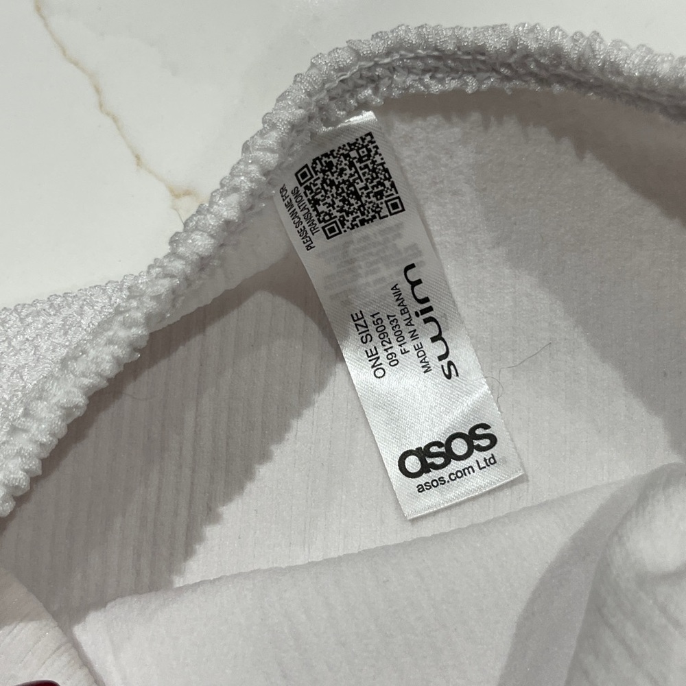 ASOS White Swim Set - Picture 5 of 6